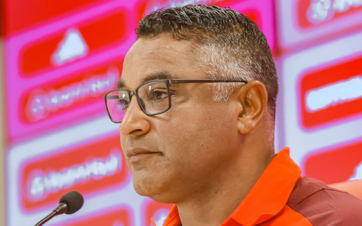 5 técnicos livres no futebol brasileiro que podem treinar seu time em 2026