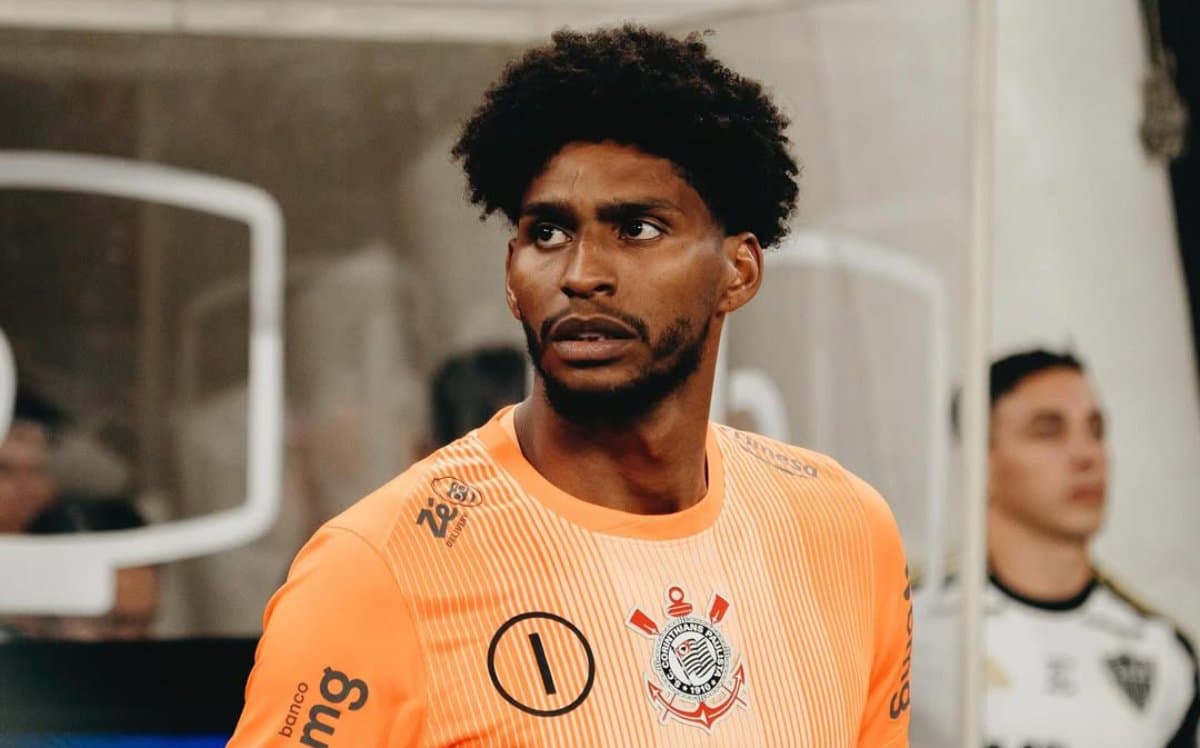 Corinthians confirma lesão no ombro de Hugo Souza e precoupa comissão técnica