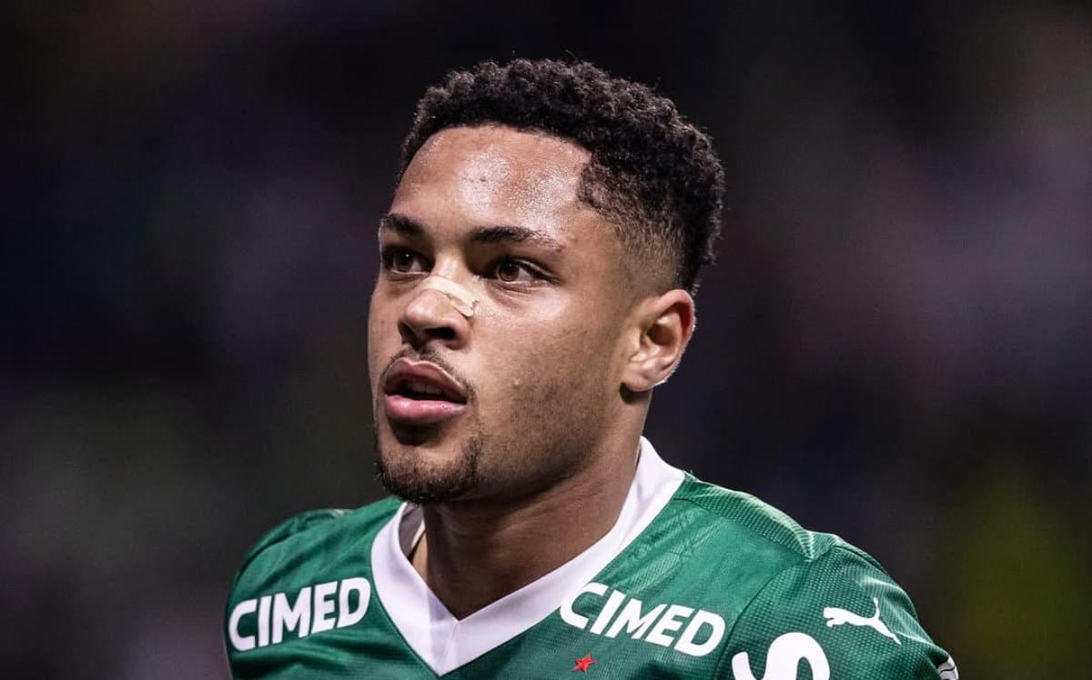 Vitor Roque: Palmeiras tenta acordo no STJD; atacante pode pegar até 10 jogos