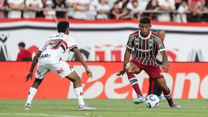 Fluminense goleia o São Paulo por 6 a 0, garante vaga na Libertadores e vive melhor fase da temporada com atuação dominante no Maracanã.