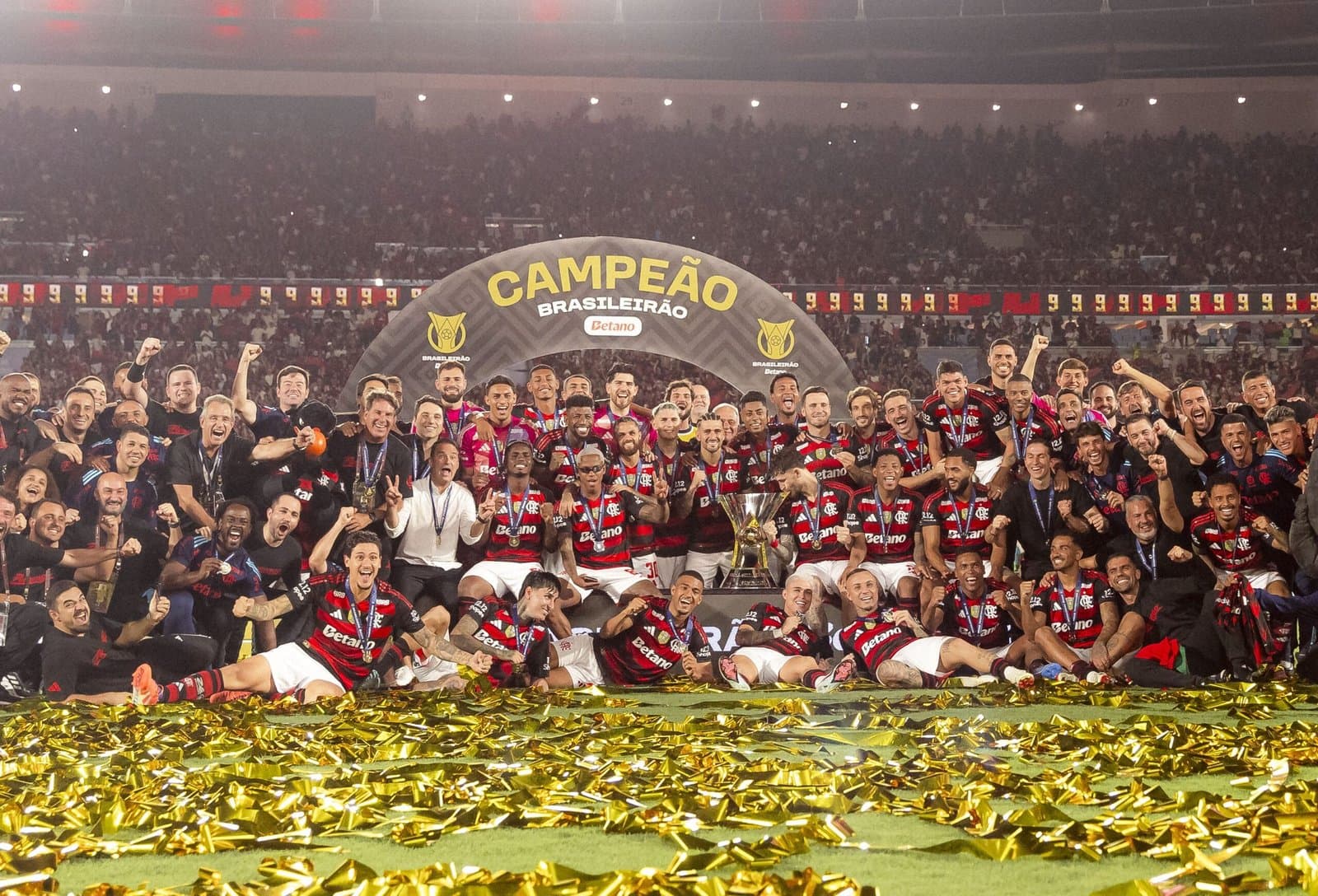 Flamengo vence o Ceará e garante o título da Série A com uma rodada de antecedência