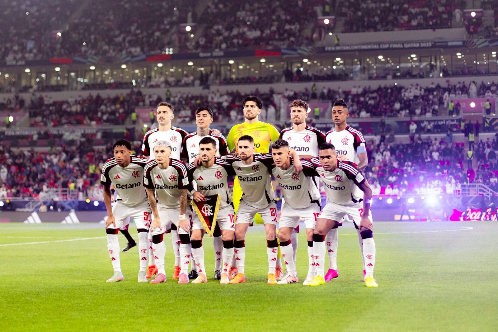 Flamengo concorre ao prêmio de melhor clube do mundo e encara gigantes europeus