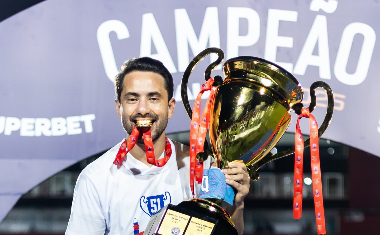 Bahia anuncia renovação de Éverton Ribeiro até ao final de 2026