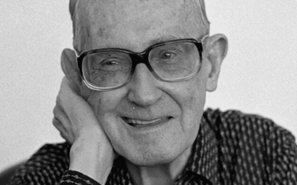 Entre versos e torcidas: Carlos Drummond de Andrade e o encanto do futebol