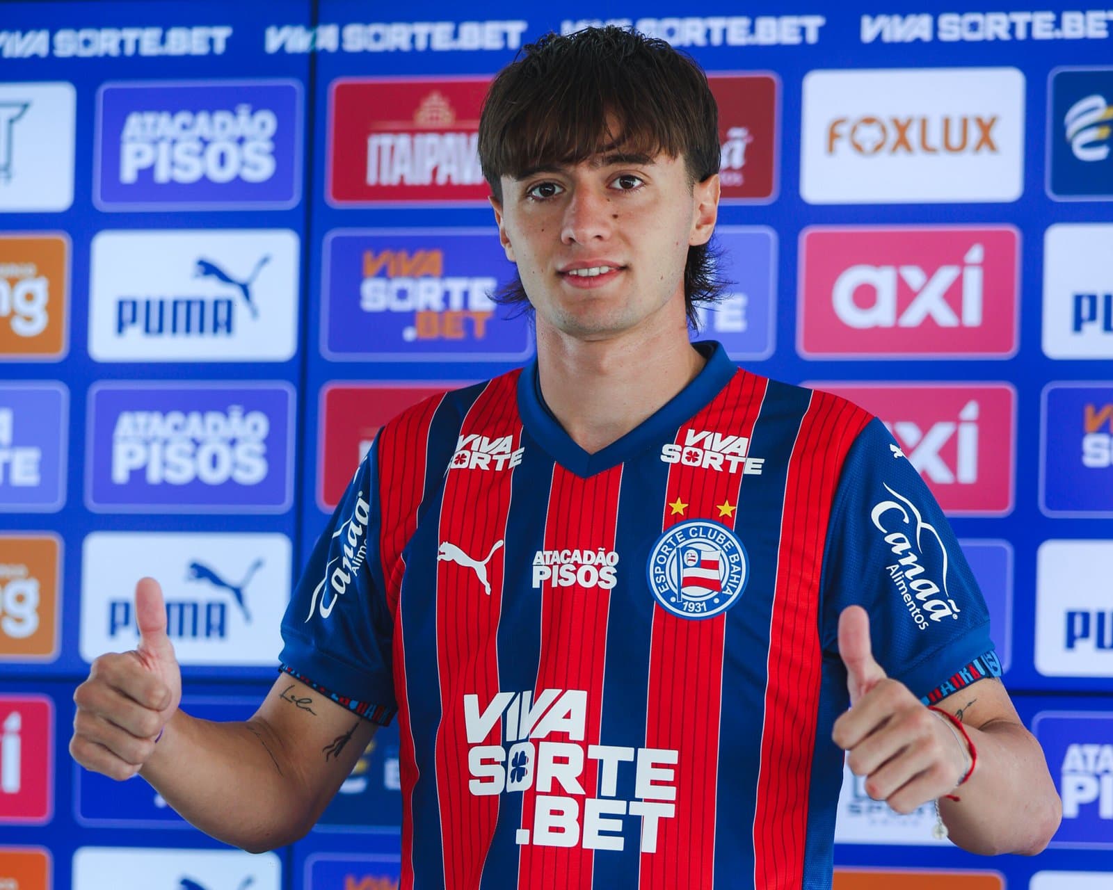 Bahia acerta a contratação do lateral argentino Román Gómez para 2026