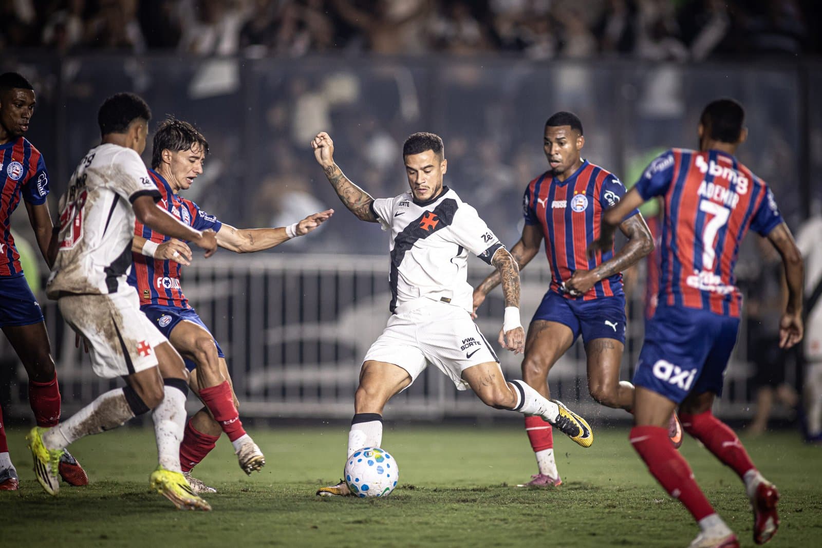 Coutinho informa ao Vasco que não deseja permanecer no clube e pede rescisão