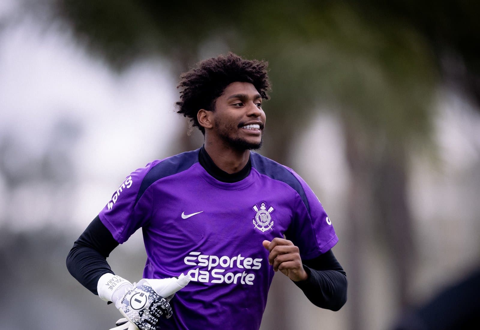 Corinthians rejeita nova proposta pelo goleiro Hugo Souza; confira