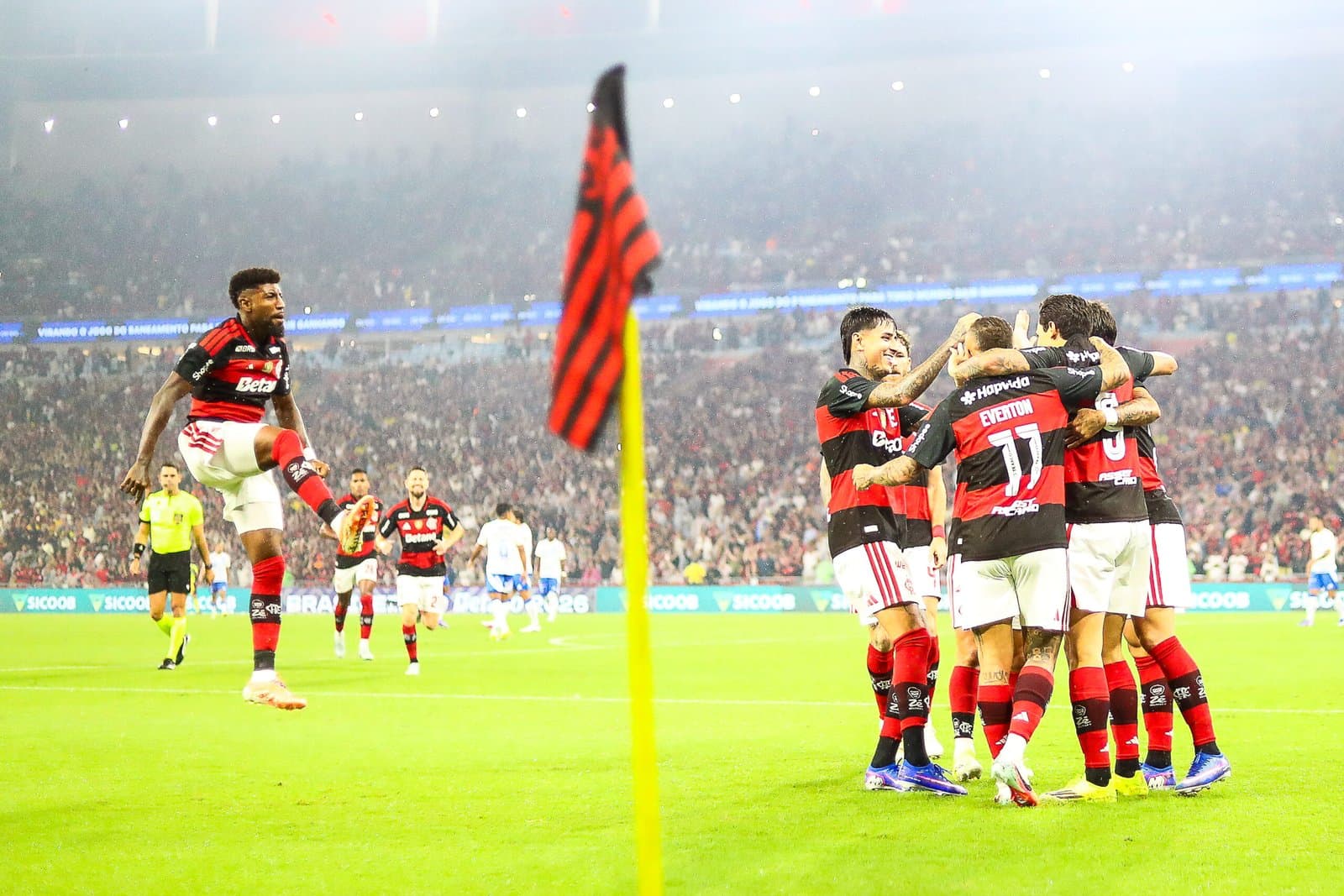 Flamengo vence o Cruzeiro e entra no G4 do Brasileirão; veja como foi o jogo