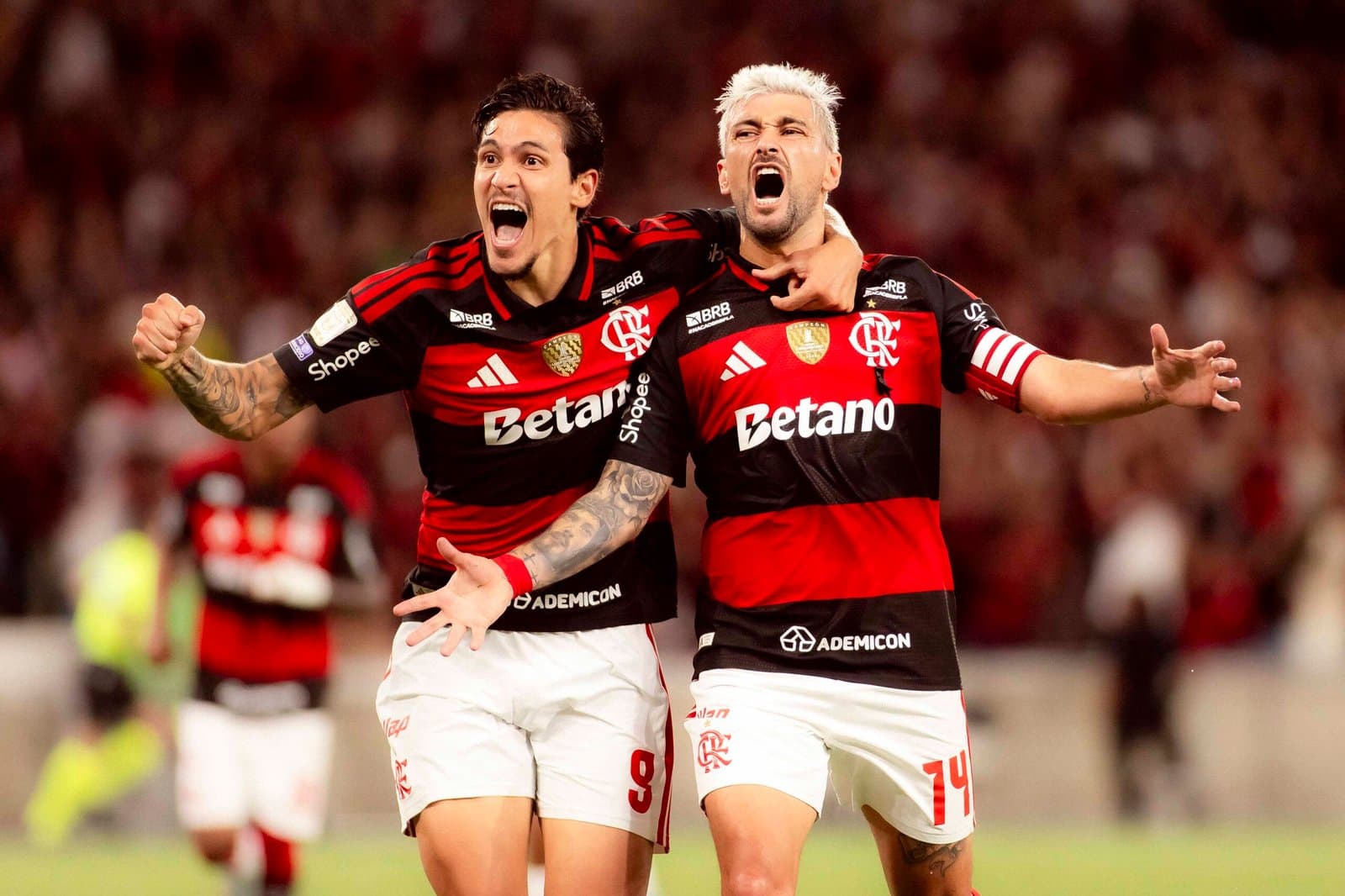 Flamengo derrota o Vitória no Maracanã e sai na frente na Copa do Brasil; confira como foi