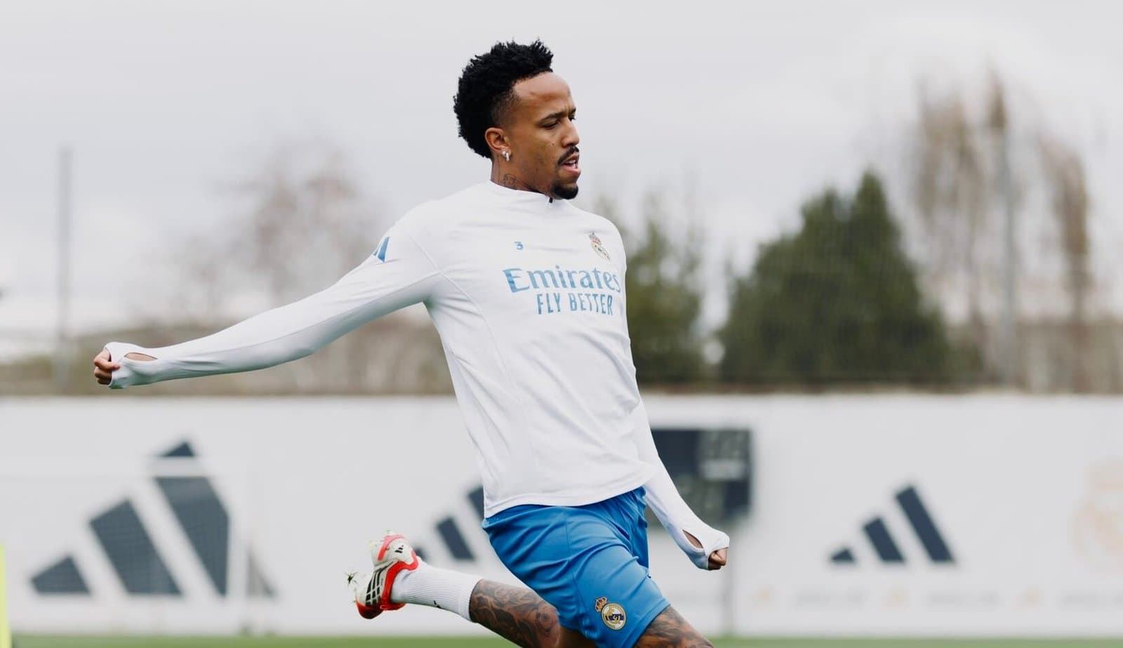 Éder Militão sente dores contra o Alavés e é substituído no primeiro tempo; confira