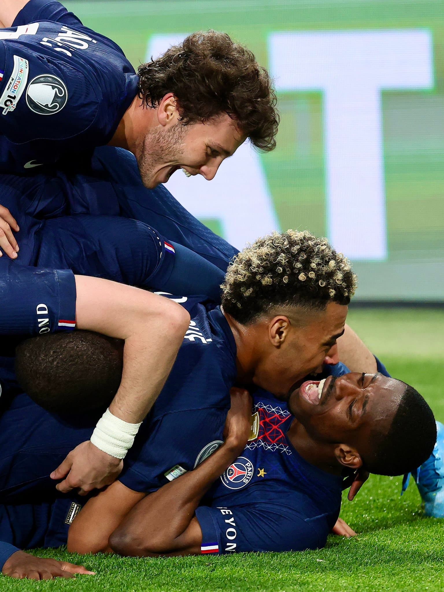 Em jogo com recorde de gols, PSG vence o Bayern de Munique e consegue a vantagem na semi da Champions; confira