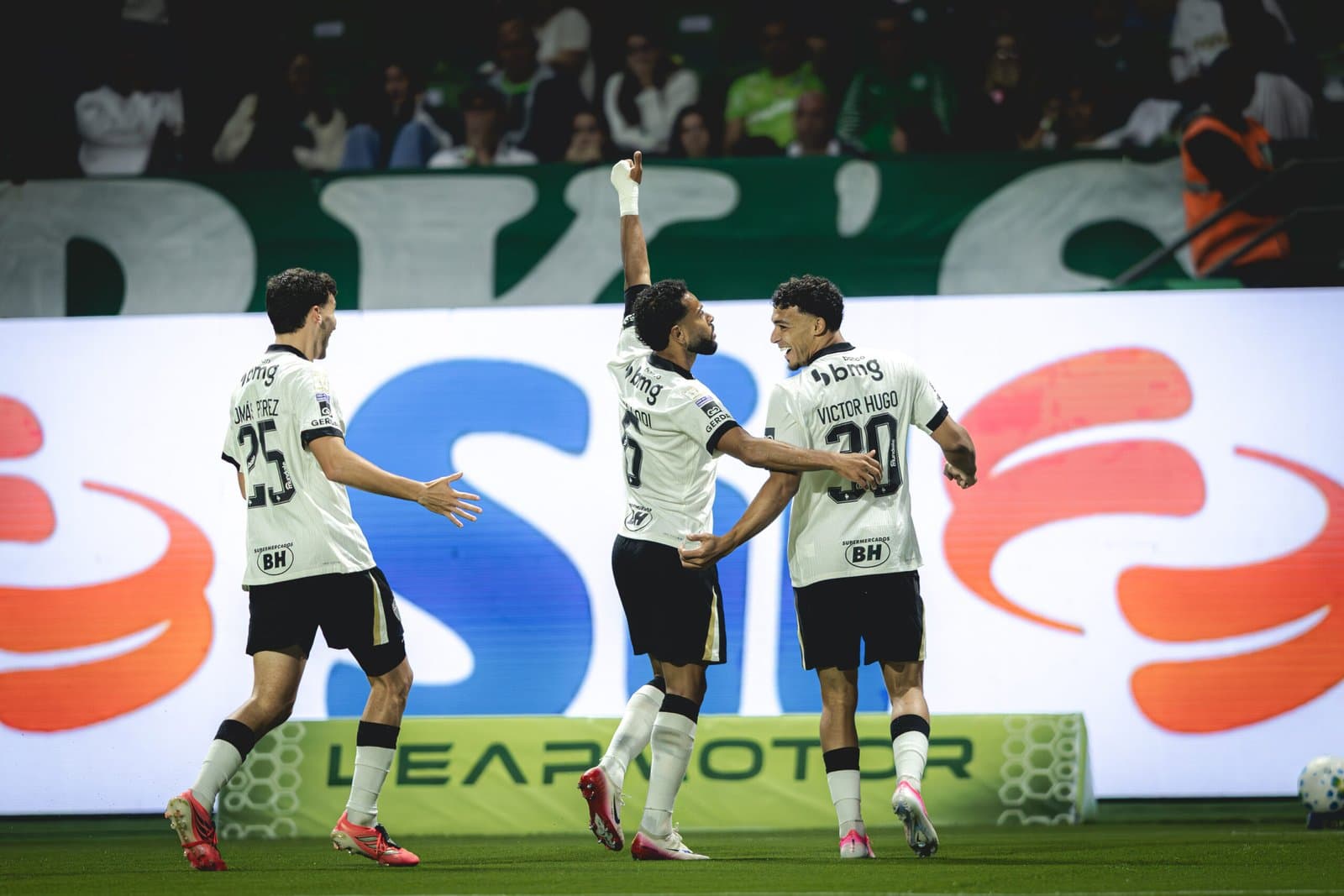 Fora de casa, Atlético-MG derrota o Palmeiras e sobe na tabela da Série A; veja como foi