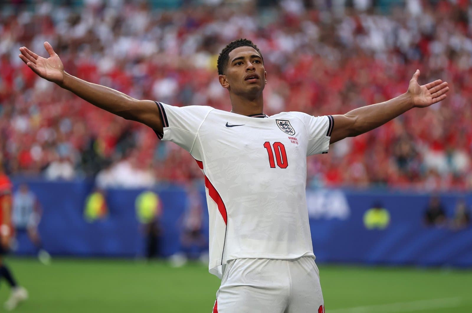 Bellingham acaba com a remada, Inglaterra derrota a Noruega e se classifica para a semi da Copa do Mundo; veja como foi