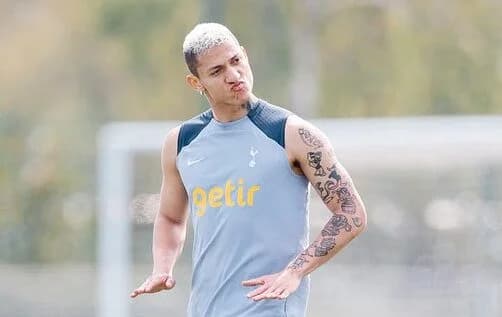 Técnico do Tottenham revela que Richarlison pediu para sair; veja