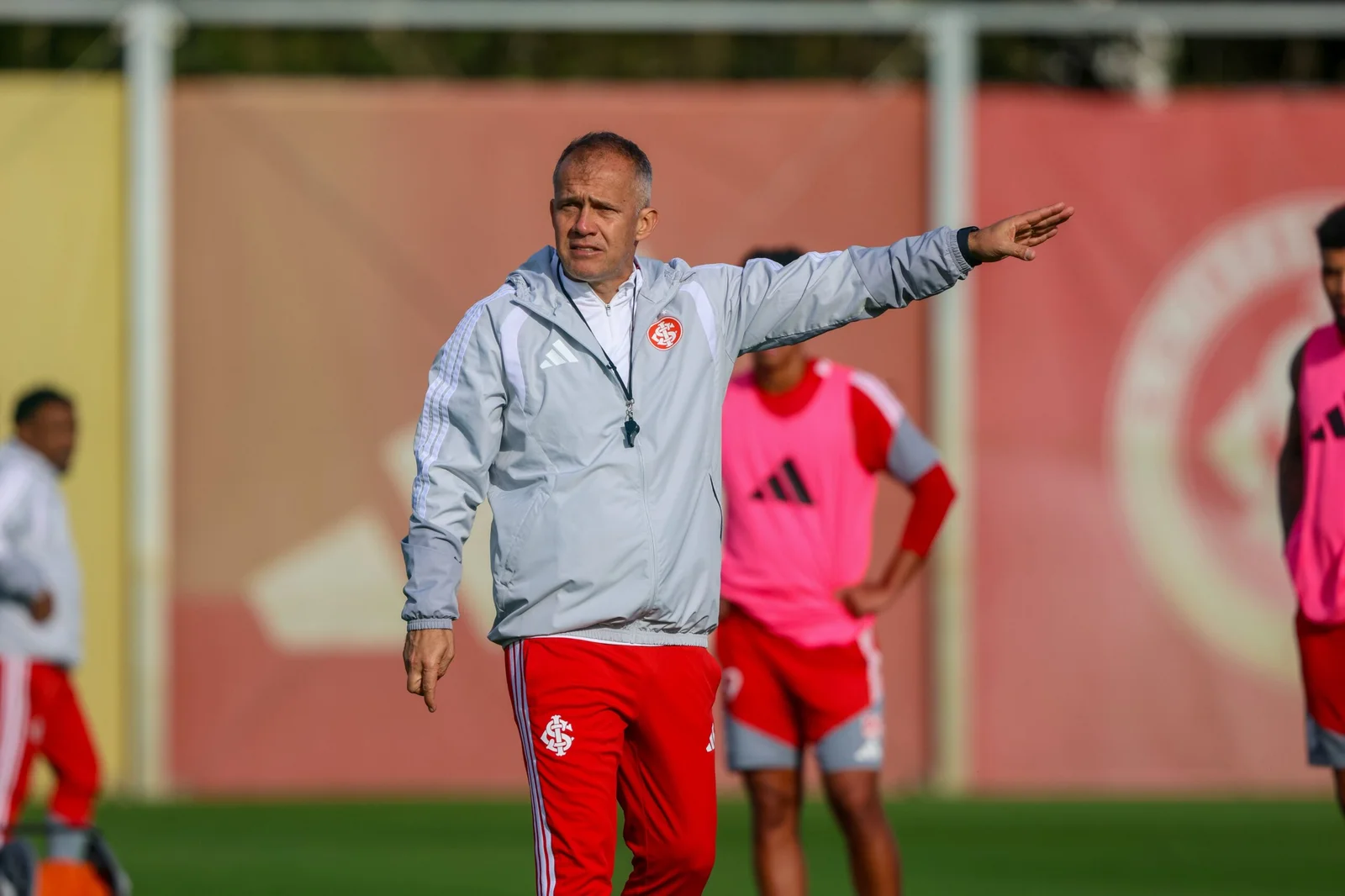 Internacional anuncia Eduardo Baptista como novo técnico; veja