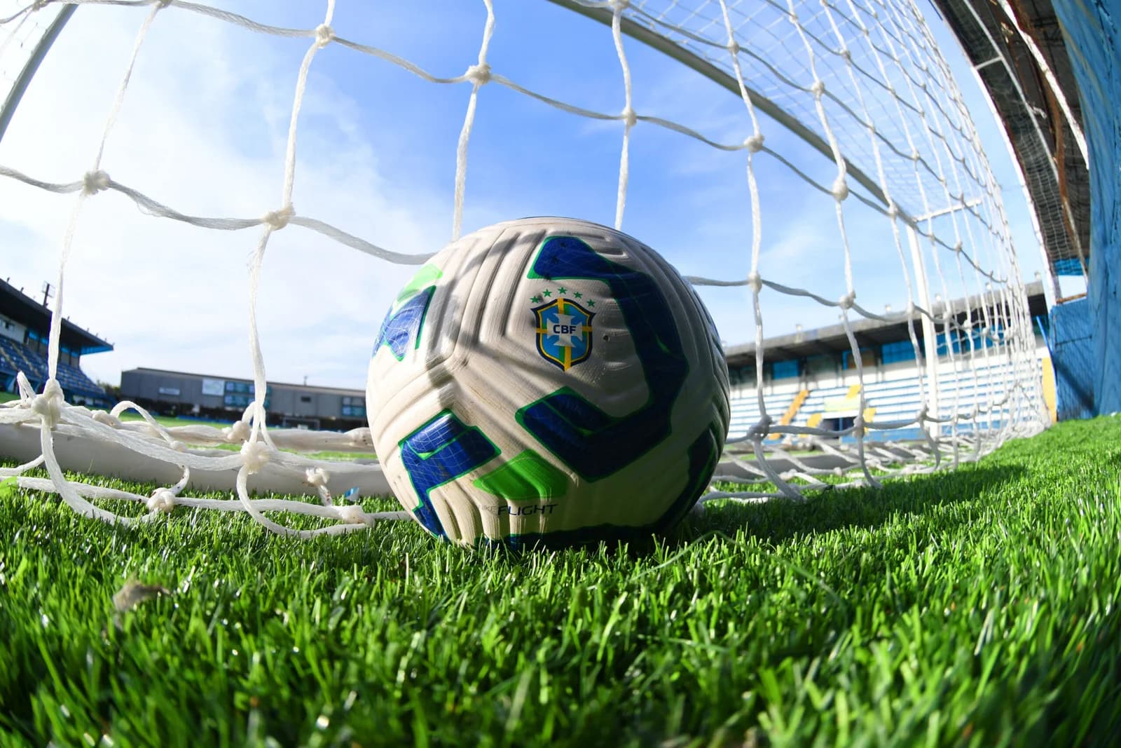 Clubes brasileiros aprovam redução de jogadores estrangeiros, em 2027; veja