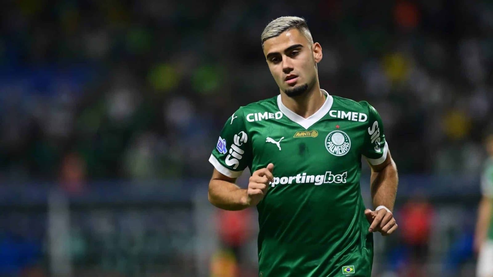Andreas Pereira será denunciado por ato no clássico contra o Corinthians; Leila Pereira o defende