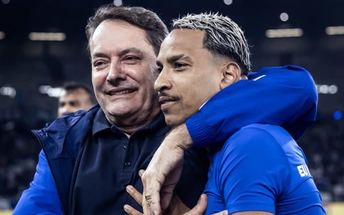 Cruzeiro entra no mercado e prepara o elenco para 2026