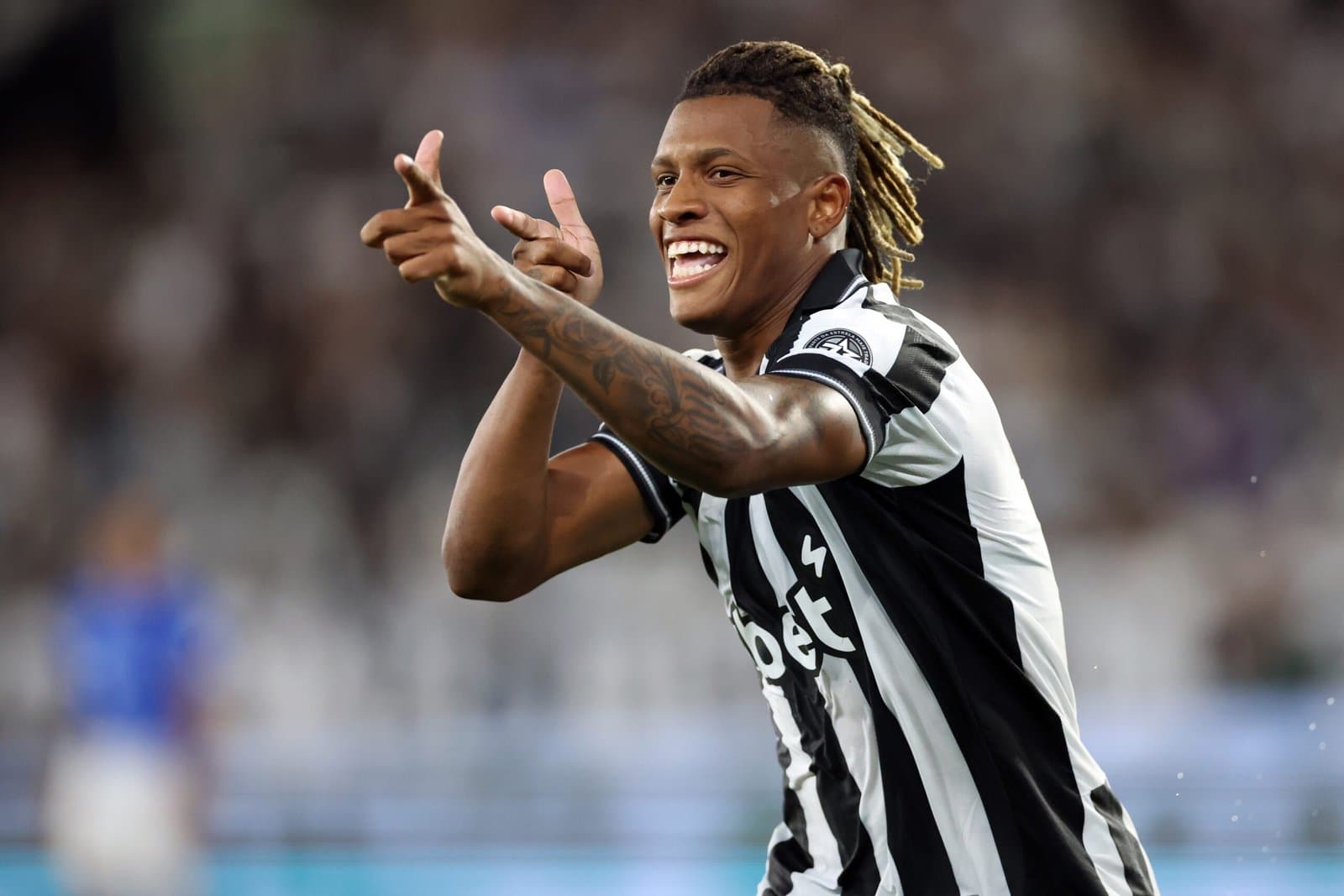 Botafogo goleia o Cruzeiro em casa e estreia bem no Brasileirão; veja como foi o jogo