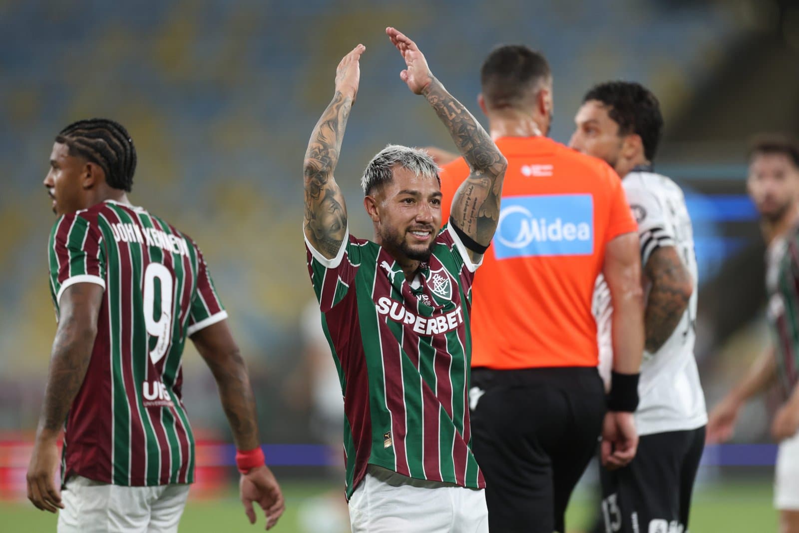 Fluminense vence o Botafogo e entra no G4 do Brasileirão; veja como foi