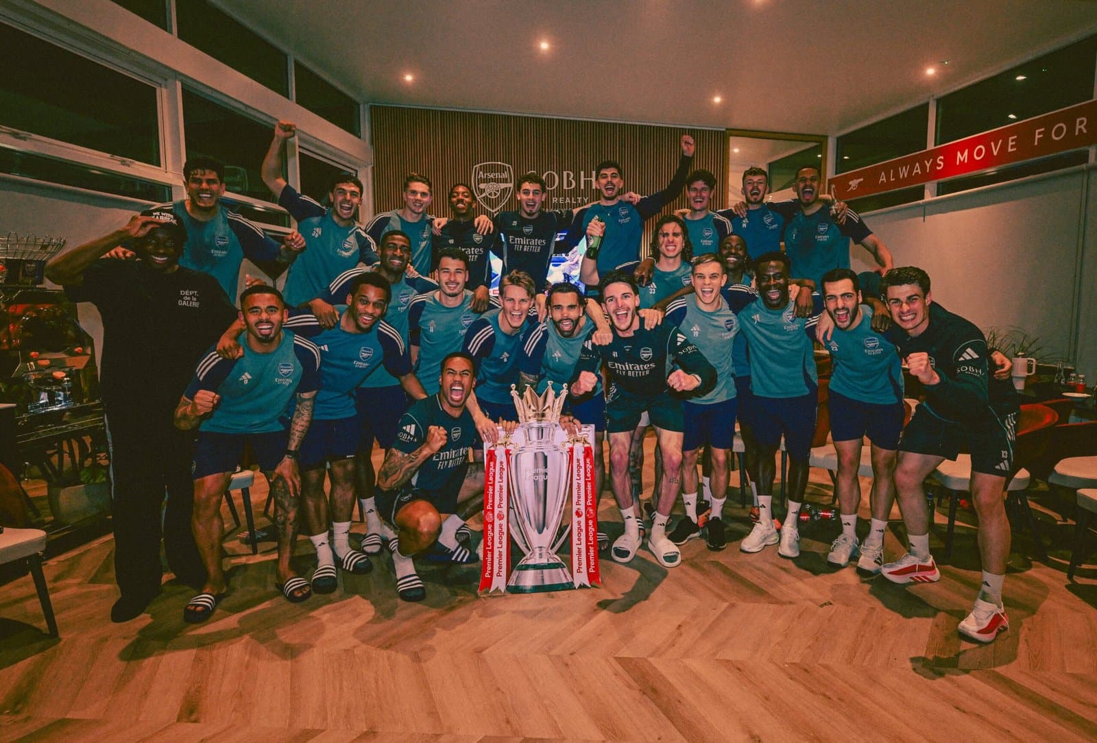Após 22 anos de espera, Arsenal conquista o título da Premier League; veja