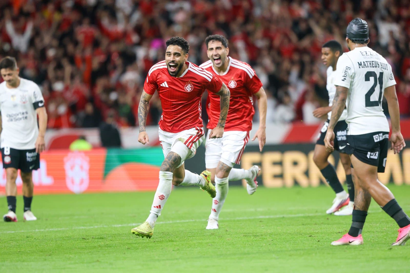 Internacional vence o Corinthians em casa e conquista vantagem para jogo de volta na Copa do Brasil; veja