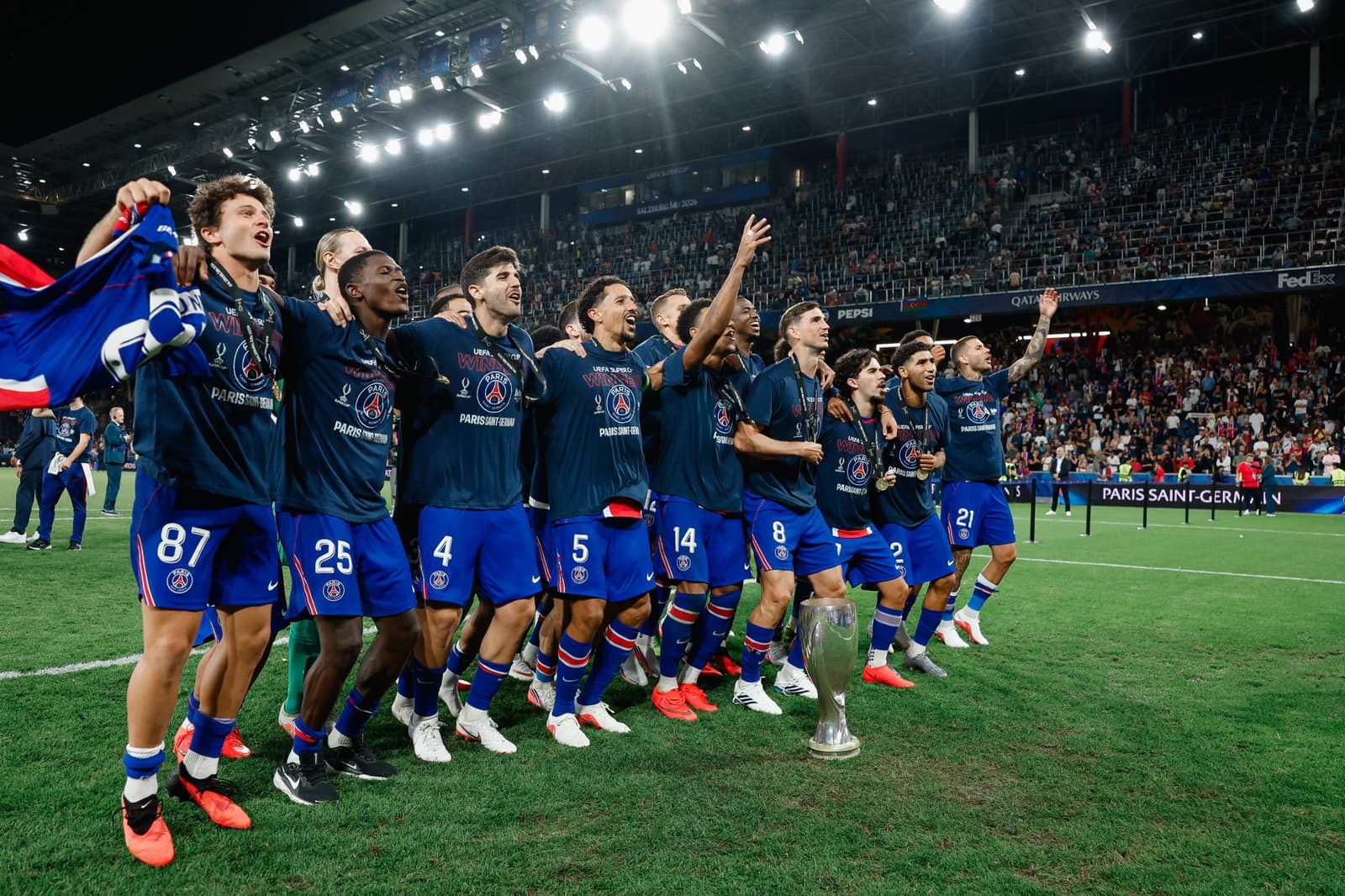 PSG vence o Aston Villa e fica com o título da Supercopa da Europa 2026; confira como foi