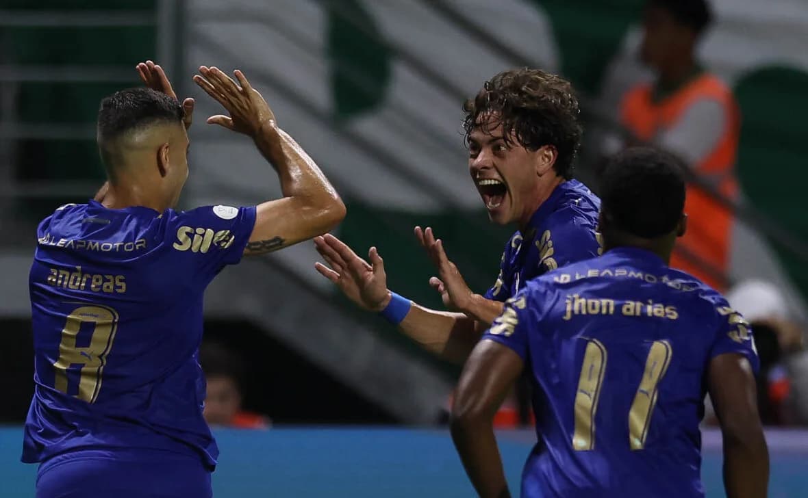 Palmeiras passa por cima do Santos e garante a vantagem na Copa do Brasil; veja