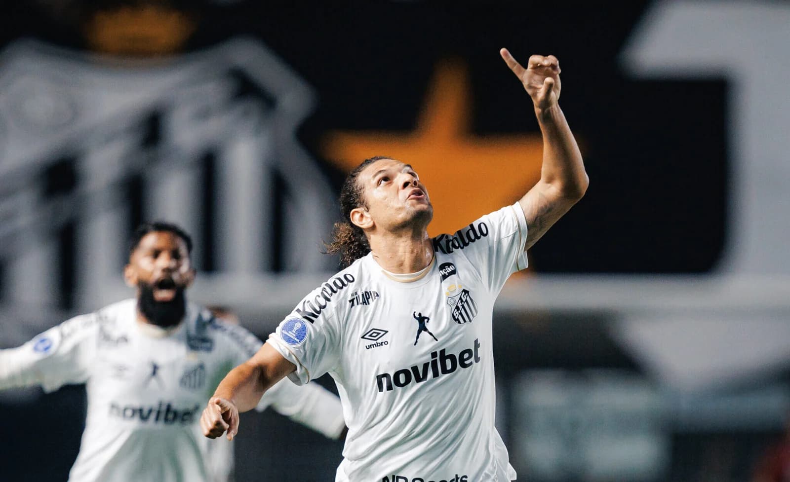 Santos derrota o Atlético-MG e garante a vantagem para o jogo de volta; veja
