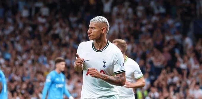 Técnico do Tottenham confirma que Richarlison não faz parte dos planos; veja