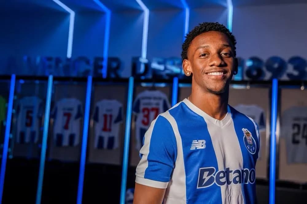 Porto anuncia contratação de Gabriel Mec, ex-Grêmio; confira