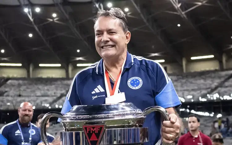 Presidente da SAF do Cruzeiro fala sobre possível chegada de Paulinho e retorno de Gabigol; veja