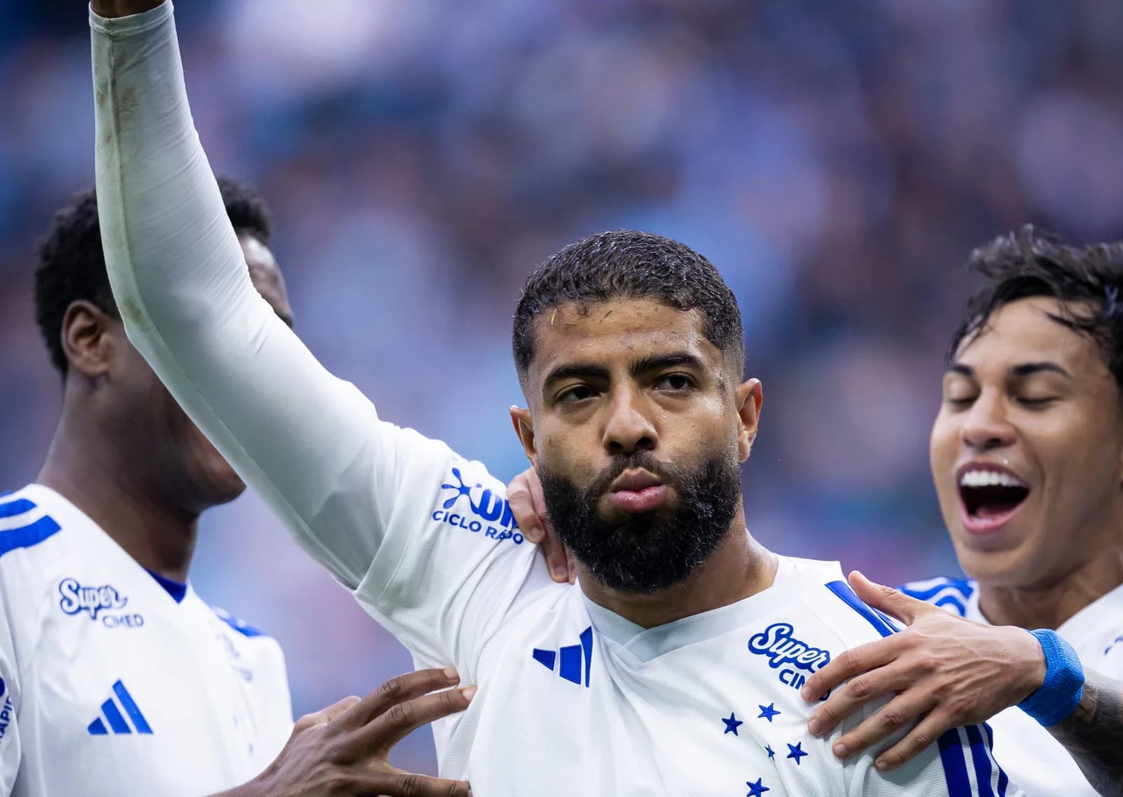 Cruzeiro derrota o Grêmio em plena Arena e se mantém no G4 do Brasileirão; veja como foi